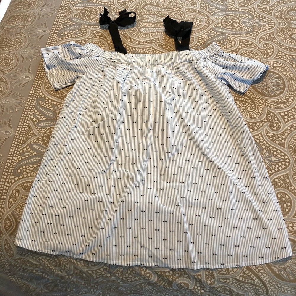 Off shoulder shirt